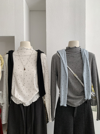 Majica u korejskom ležernom stilu s polu-visokom ovratnikom, dugim rukavima i smjesom pamuka i poliester.