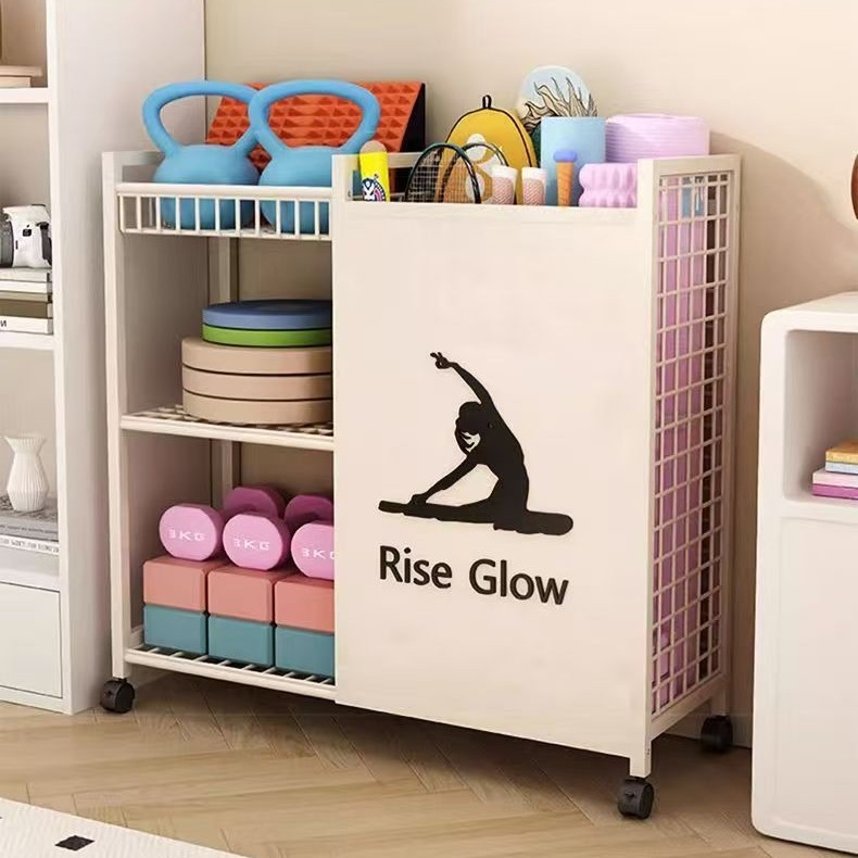 Trojposchodový kovový regál na jogamatky a fitness vybavenie – pohyblivý, moderný jednoduchý dizajn, montáž potrebná