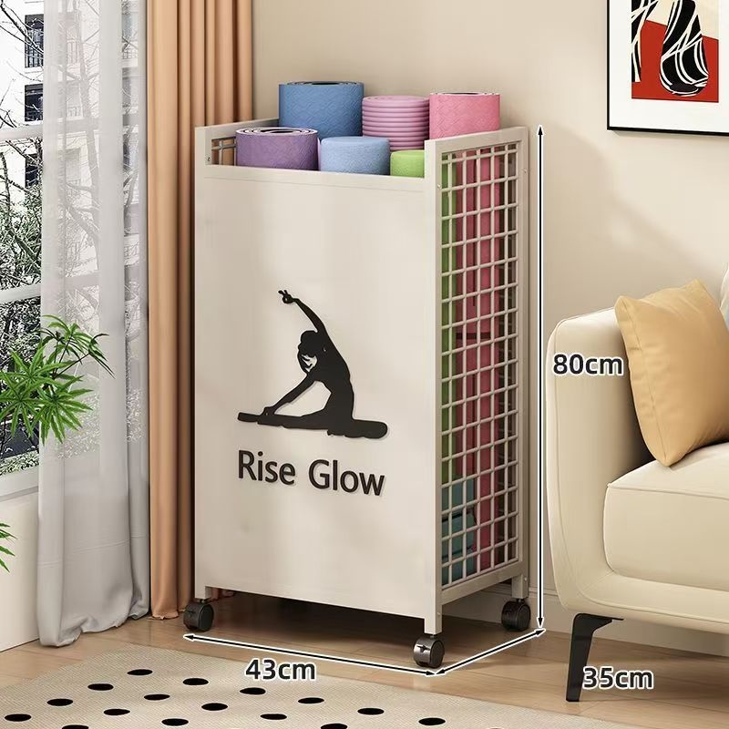 Trojposchodový kovový regál na jogamatky a fitness vybavenie – pohyblivý, moderný jednoduchý dizajn, montáž potrebná