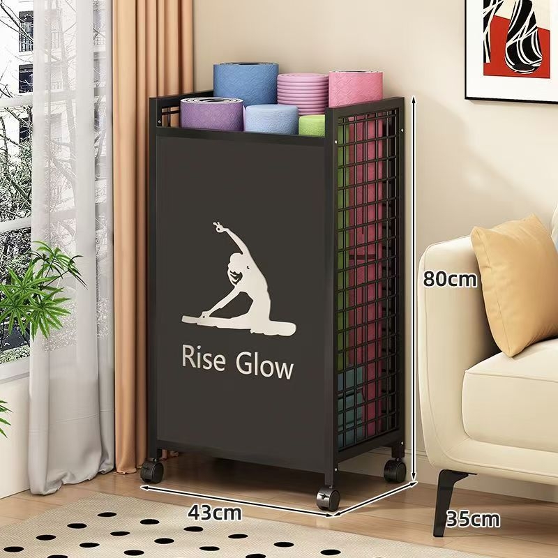 Trojposchodový kovový regál na jogamatky a fitness vybavenie – pohyblivý, moderný jednoduchý dizajn, montáž potrebná