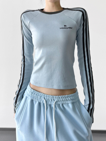 Majica s debelim prugama, raglan rukavi, kroj pulovera, dugi rukavi, visoki struk, jesen 2025