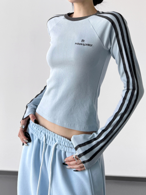 Majica s debelim prugama, raglan rukavi, kroj pulovera, dugi rukavi, visoki struk, jesen 2025