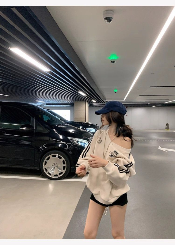 Ženski džemper s V-izrezom, fleece podstavljenim, ležernog kroja, dugim rukavima, s otiskom