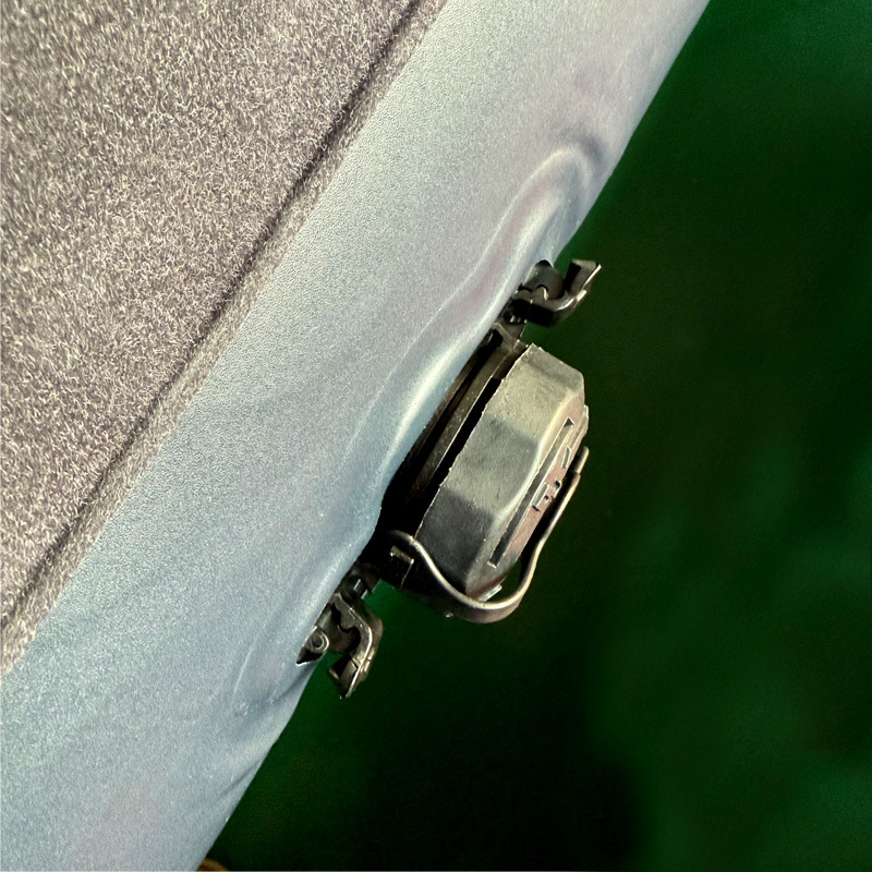 INTEX Háromfunkciós szelepe a felfújható ágyakhoz és kanapékhoz – kompatibilis a matrac modelleivel 66723, 66724, 66725, 68926, 66767, 66768, 66769, 66770; tömeg körülbelül 60 g