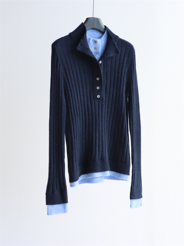 Pulover s dvostrukim slojem pletenine, stojeći ovratnik, dugi rukavi, poliesterska podloga, uobičajena debljina