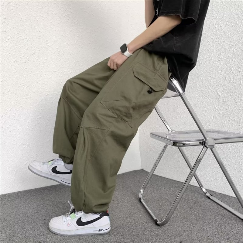 Casual radne hlače, inspirirane High Street stilom i overalom, opuštene, ravno širokog kroja, srednji pojas, poliester 70%