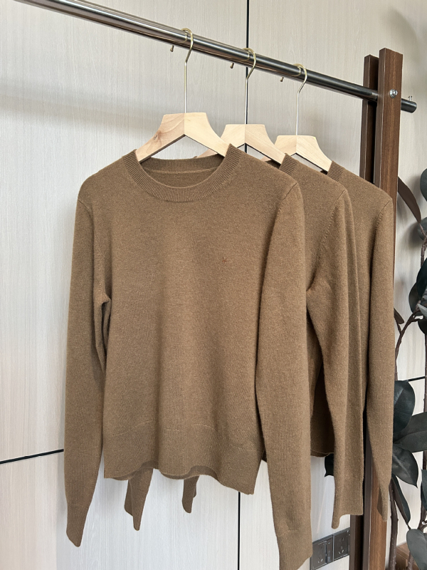 Džemper od vune i kašmira, pleteni, jednobojni uzorak, okrugli ovratnik, dugi rukavi