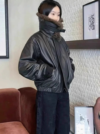 Ženska jakna od PU imitacijske kože, street stil, zatvarač na zip, duljina 50–65 cm, dugi rukavi