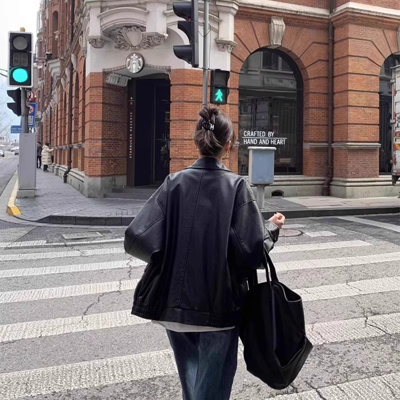 Ženska kožna jakna – slobodan kroj, polo ovratnik, zatvarač, PU umjetna koža, dugi rukav, retro stil