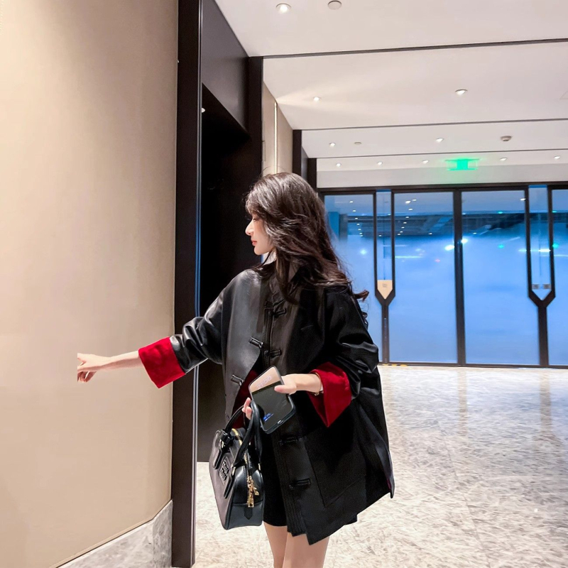 Ženska jakna od umjetne kože, stojeći ovratnik, A-linijski kroj, proljeće 2025