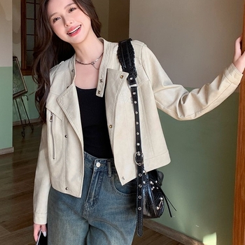 Ženska kratka biker jakna od umjetne PU kože, sa stojećim ovratnikom, zakopčavanje na kopčama, dugi rukavi, jesen 2025