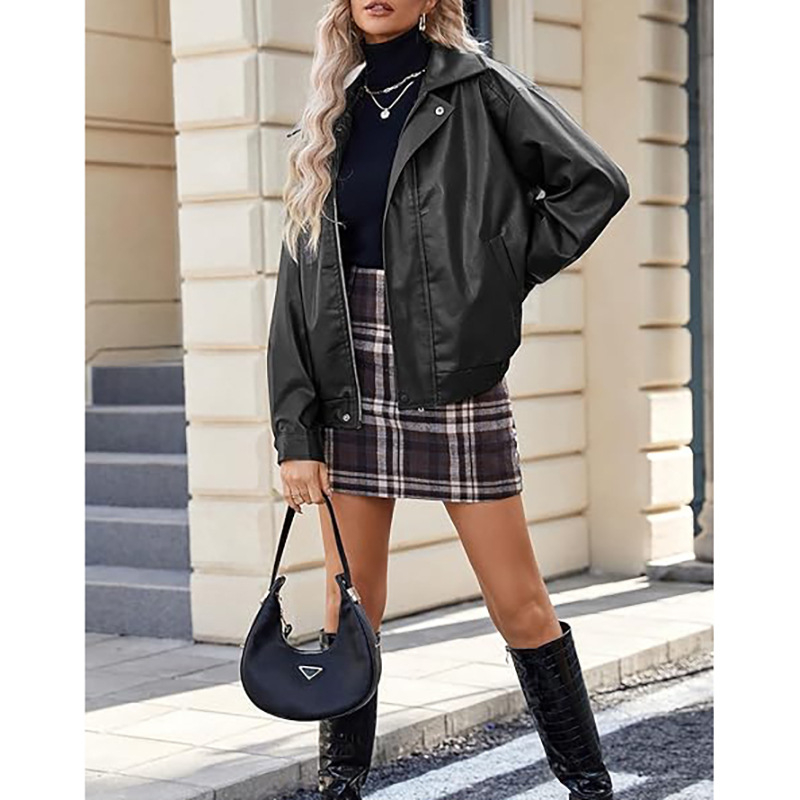 Ženska jakna od umjetne kože, široka kroj, zatvarač, dugi rukavi, poliester tkanina