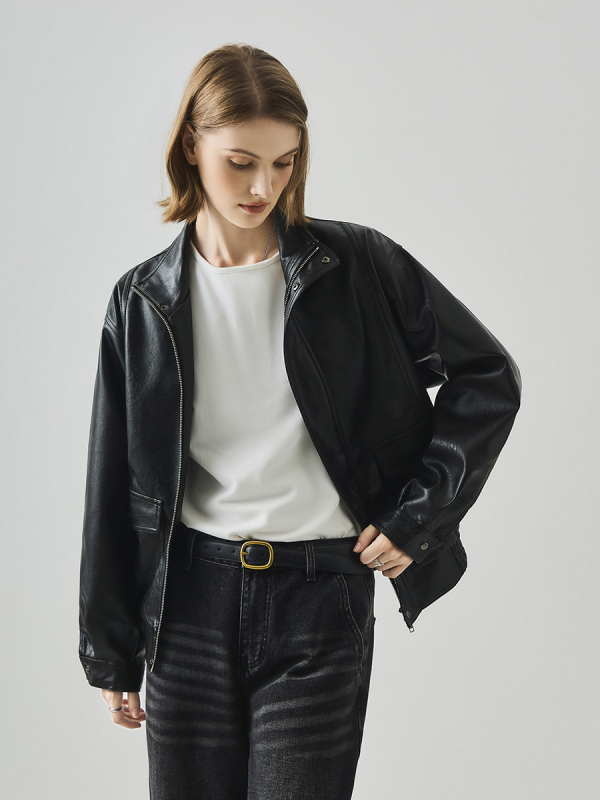 Jakna od umjetne kože za žene, s ovratnikom-stojnikom, labav kroj, dugi rukavi, poliester tkanina