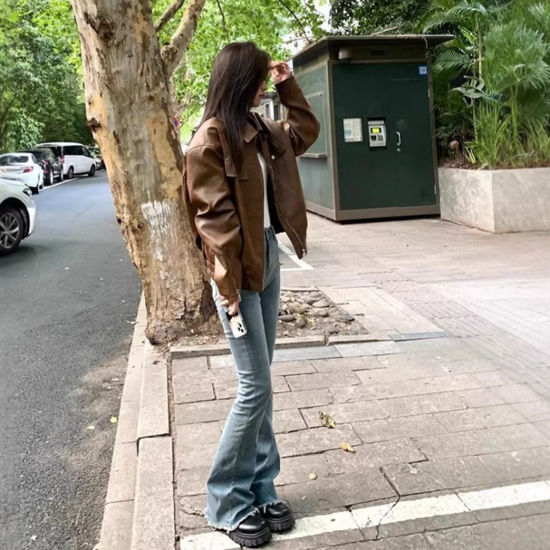 Ženska jakna od umjetne kože, polo ovratnik, zip zatvarač, široka silueta, dugi rukavi