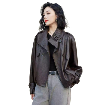 Ženska kratka kožna jakna u američkom stilu, stojeći ovratnik, imitacija kože, rok stil, jesen 2025