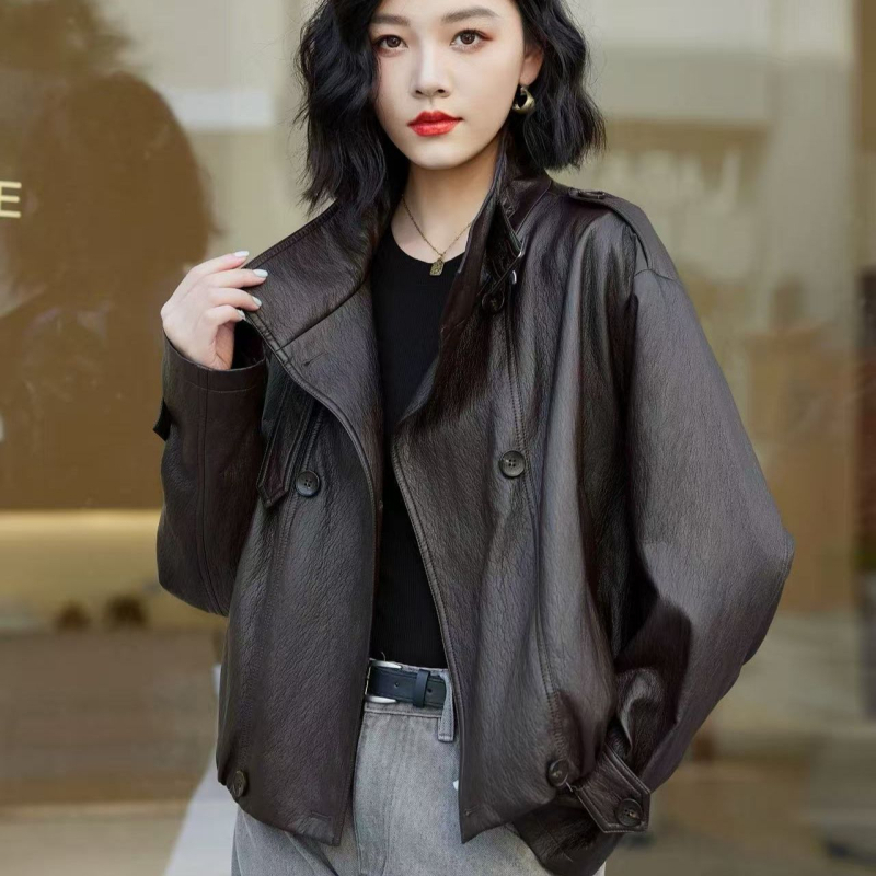 Ženska kratka kožna jakna u američkom stilu, stojeći ovratnik, imitacija kože, rok stil, jesen 2025