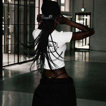 Damska pamucna majica s kapuljom, otisak s slovima i brojevima, slim fit