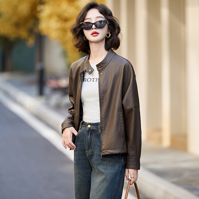 Ženska prirodna kožna jakna – kratka sa stojećim ovratnikom, korejski/moto stil, jesen-zima 2025, ovčja koža