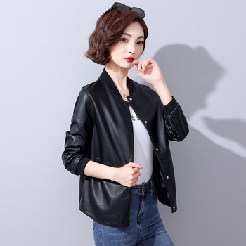 Ženska jakna od umjetne kože, ultra kratka dužina do 40 cm, baseball ovratnik, jednostruko kopčanje, proljeće 2025
