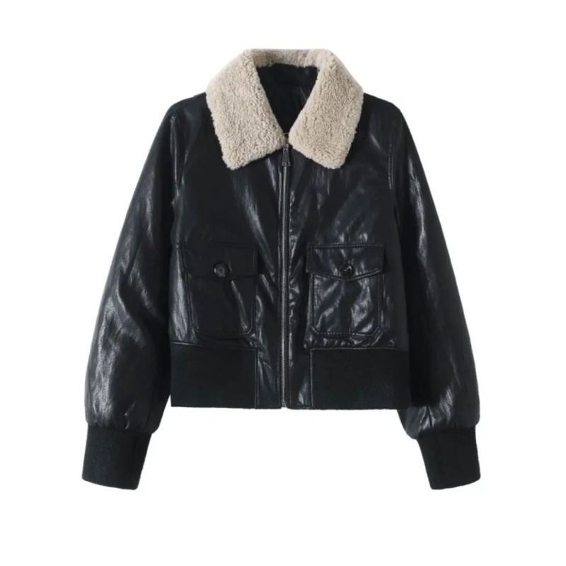 Ženska jakna od umjetne kože s flis podstavom, kapuljačom, ovratnikom od imitacije dlake i zatvaračem