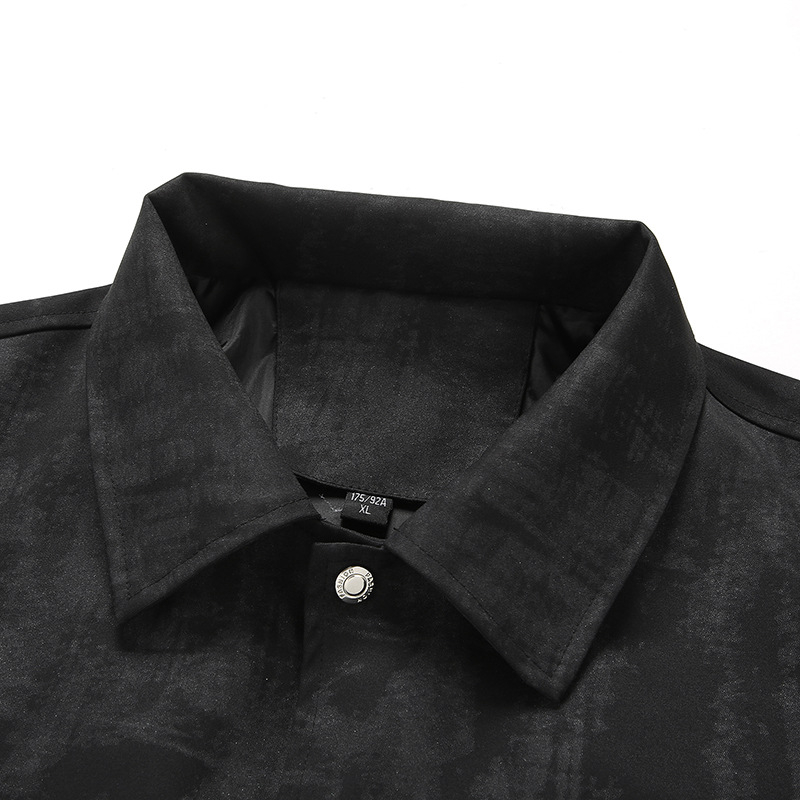 Trench kaput srednje dužine s reverom, kamuflažni cvjetni uzorak, poliesterska mješavina, podstavljena 100% poliester, bočne džepove, jesen