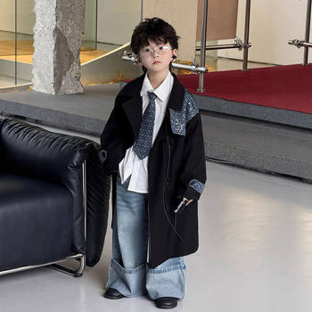 Kaput u korejskom stilu, jednoslojni uzorak, Modal tkanina, glavni materijal: krzno zeca, kopčanje na jedan red gumba, ovratnik tip sakoa