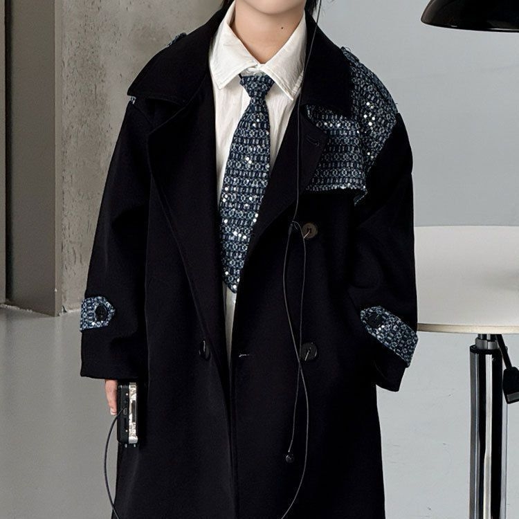 Kaput u korejskom stilu, jednoslojni uzorak, Modal tkanina, glavni materijal: krzno zeca, kopčanje na jedan red gumba, ovratnik tip sakoa