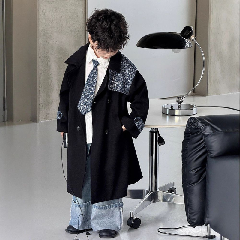 Kaput u korejskom stilu, jednoslojni uzorak, Modal tkanina, glavni materijal: krzno zeca, kopčanje na jedan red gumba, ovratnik tip sakoa