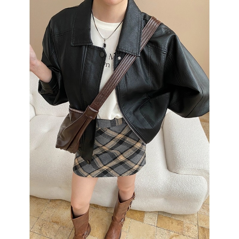 Sinan Modern gradska PU kožna jakna s reverom, imitacija kože, dugi rukavi, zatvarač, elegantan gradski stil SN8098
