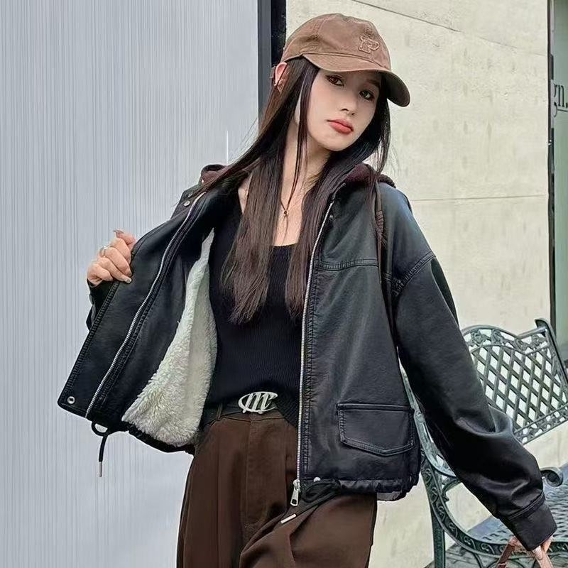 Ženska jakna od umjetne kože s chenille materijalom, polo ovratnik, zatvarač, A-kroj