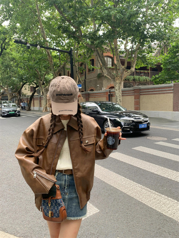 Ženska PU kožna jakna, srednja duljina, polo ovratnik, zatvarač, slobodan kroj, dugi rukavi