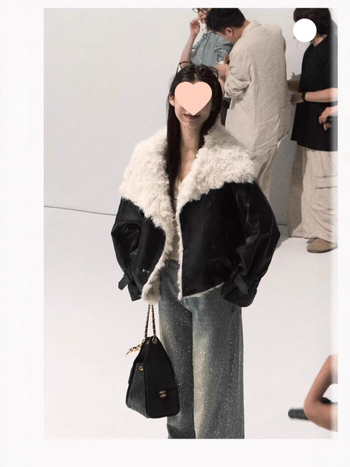 Kožna jakna od umjetne kože s janjećom vunom, rever, zatvaranje bucklama, dugi rukavi