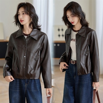Ženska jakna od lažne kože s kapuljačom, dugi rukav, ravni kroj, zatvarač