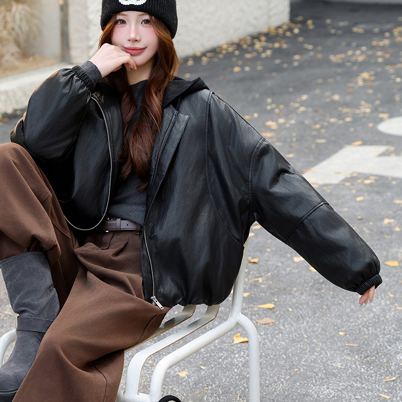 Ženska PU kožna jakna s kapuljom, kratka silueta, opušten stil, prednji zip, casual stil