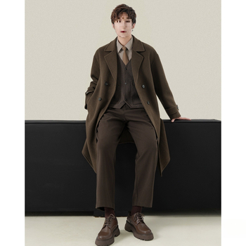 Kaput s dvostrukim kopčanjem, srednje dužine, ovratnik stila saka