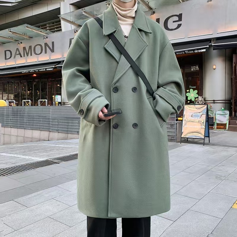 Kaput s dvostrukim kopčanjem, srednje dužine, ovratnik stila saka