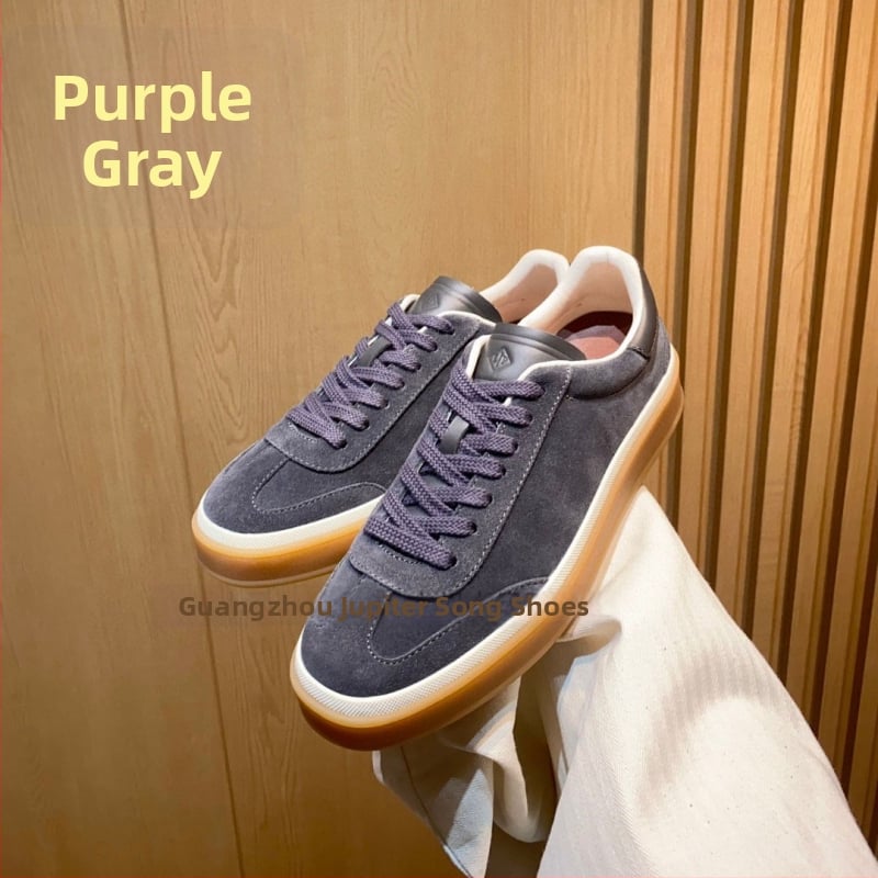 Ежедневни спортни обувки; горна част: кожа от първи слой; стелка: овча кожа; подметка: телешко сухожилие; закопчаване: предно връзване; пръст: кръгъл