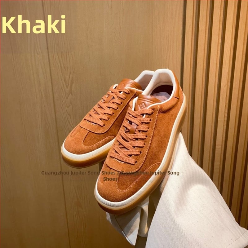 Ежедневни спортни обувки; горна част: кожа от първи слой; стелка: овча кожа; подметка: телешко сухожилие; закопчаване: предно връзване; пръст: кръгъл