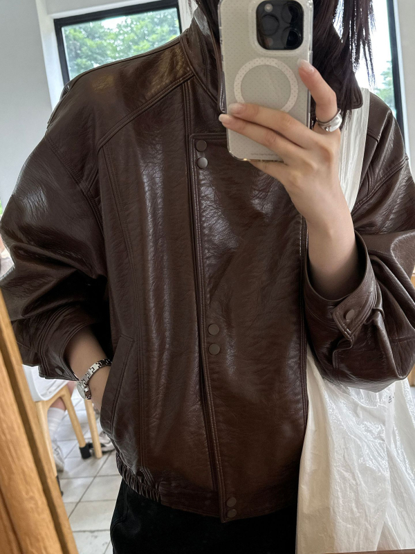 Ženska PU kožna jakna za motocikle - s ovratnikom lapel, zatvarač, regularna duljina, jesen 2025, casual stil