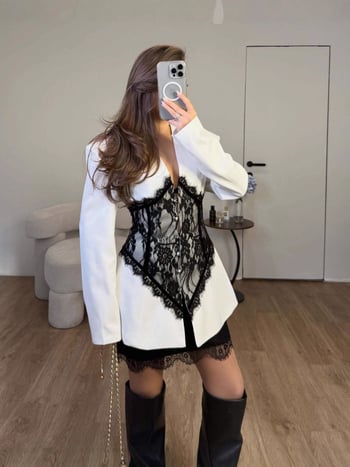 Дамско късо костюмно сако, памук-полиестер смес, дълги ръкави, едноредово закопчаване, яка тип костюм, есен 2025