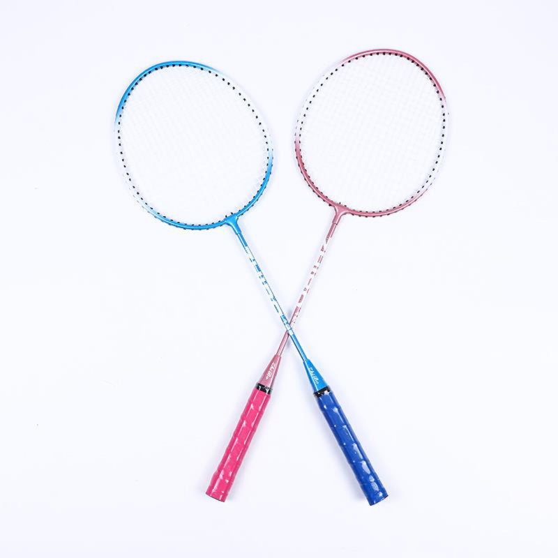 Badminton raketa; okvir od željeznog legura; težina 95–100 g; hvatište G4; tvrdoća šipke umjerena
