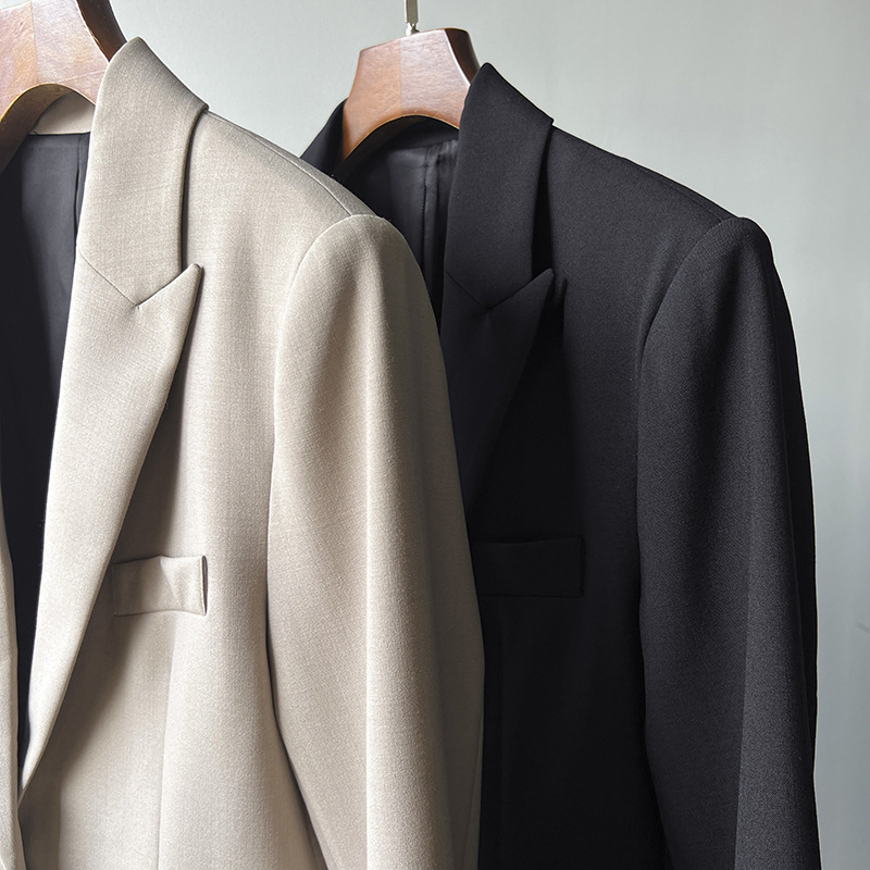 Žensko vuneno sako, s jednim gumbom, uski kroj, ovratnik sakoa, jesen 2025, gradski stil