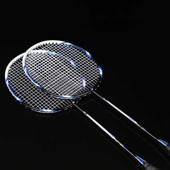 Raketa za badminton s karbonskim okvirom, težina 85–89 g, debljina drške G4, ravni osovina, za amatere