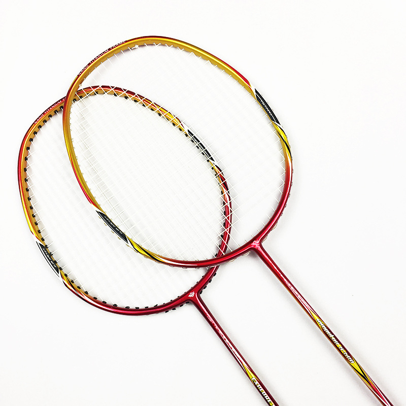 Raketa za badminton s karbonskim okvirom, težina 85–89 g, debljina drške G4, ravni osovina, za amatere