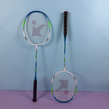Badminton set (dva reketa) Ikalong, okvir od aluminijske legure, žice od poliestera, konstrukcija od aluminijsko-staklene kompozicije, težina 95–100 g, drška G5