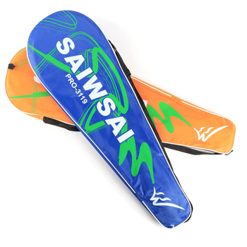 Raketa za badminton — poluintegrirani dizajn od karbona i aluminija, okvir od ferroalijata, težina 95–100 g, debljina drške G1, tip reketa: prav udarac
