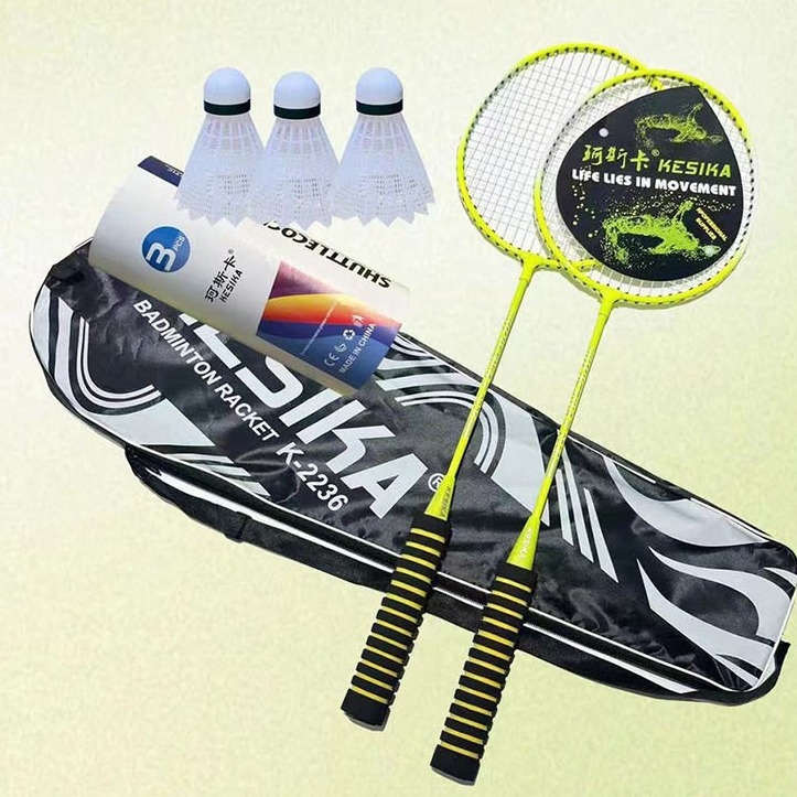 Raketa za badminton s okvirom od fero-zliatine, težina 95–100 g, ravna drška, fluorescencijska boja – set od dvije rakete s kofu lopti