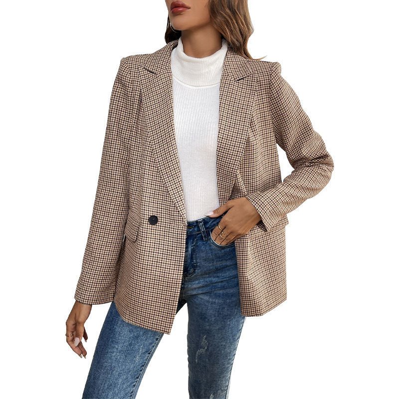 Ženski blejzer s houndstooth uzorkom u retro stilu, poliester materijal, ovratnik sakou, zatvaranje jednim gumbom, proljeće 2025