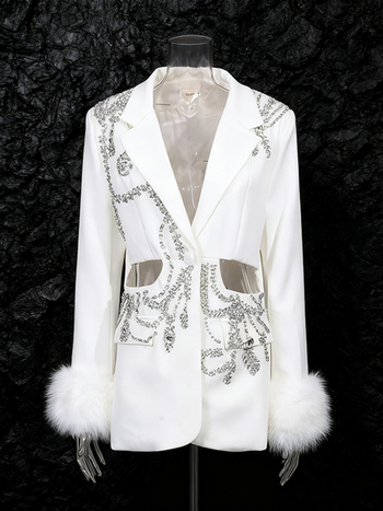 Damsko usko sako s jednim gumbom i dijamantnom dekoracijom, otkriva struk, poliester, zima 2025