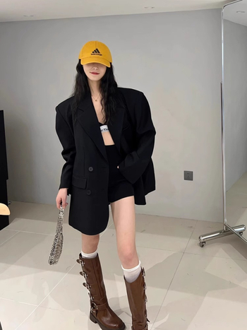 Ženski oversize blejzer s velikim ramenim jastučićima, srednja duljina, sakoi vrat, dvostruko kopčanje